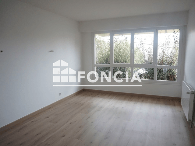 Appartement 3 pièces (78.99 m²) à louer - La Roche Sur Yon (85000)