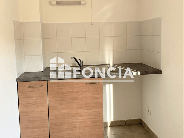 Studio (25 m²) à louer - Montelimar (26200)