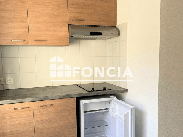 Studio (25 m²) à louer - Montelimar (26200)