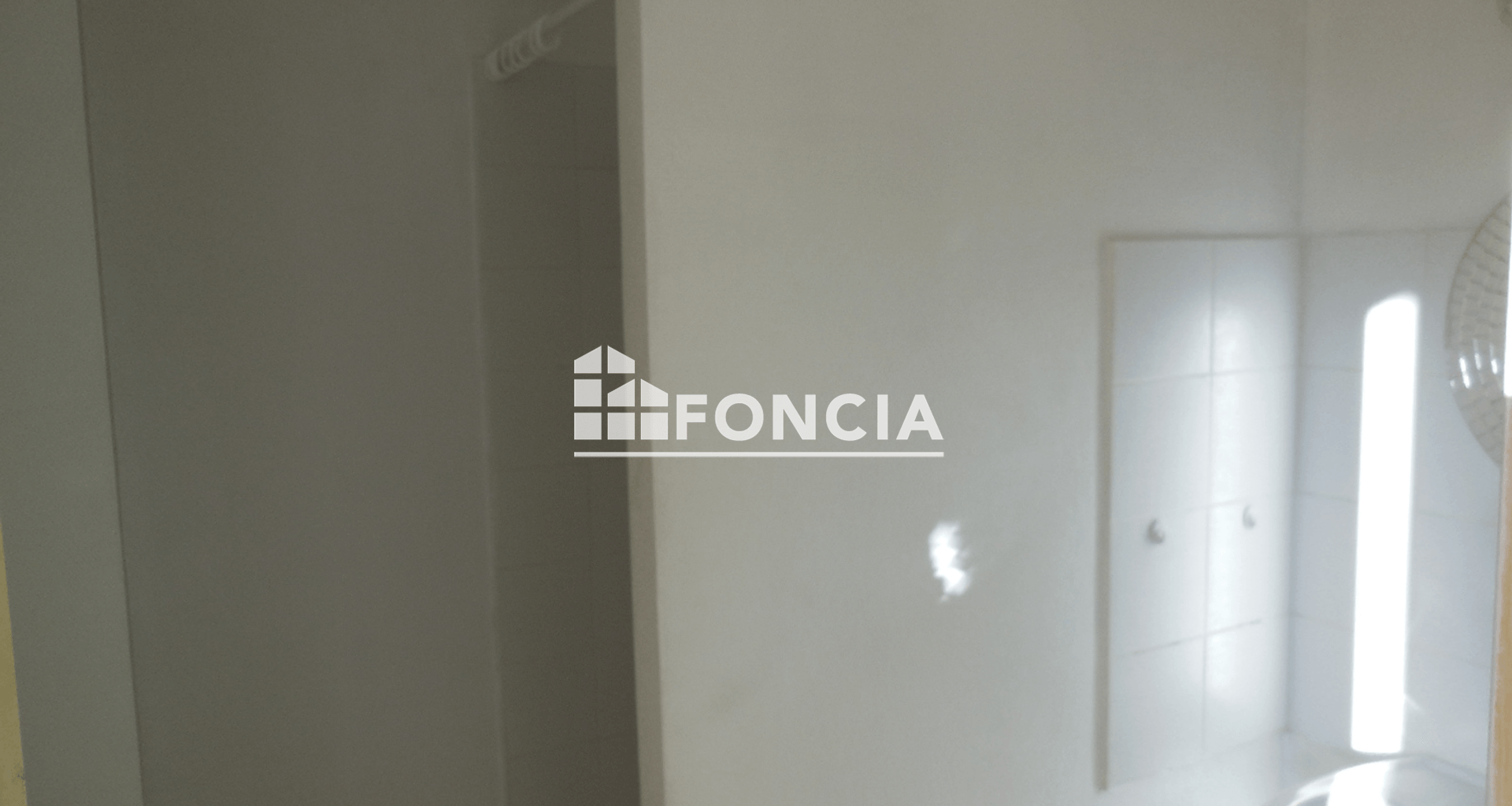Appartement 3 pièces (76.84 m²) à louer - Donzère (26290)