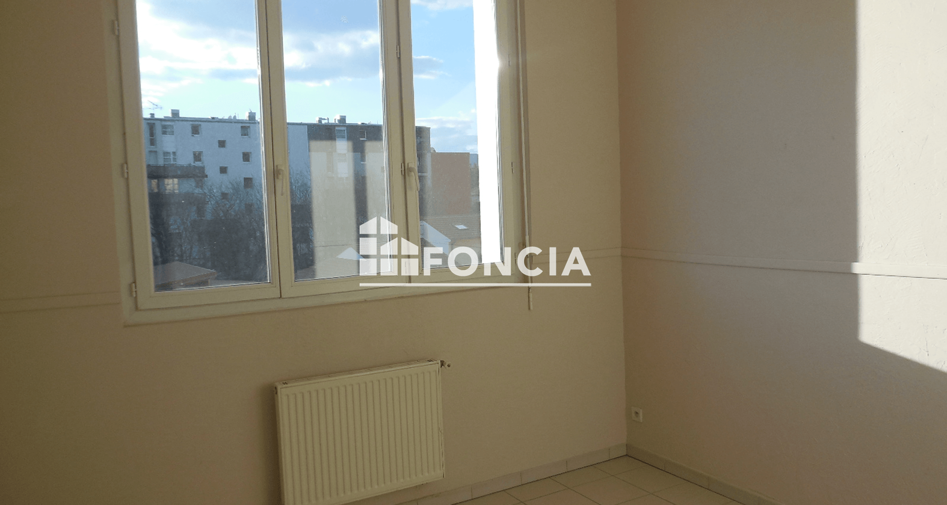 Appartement 3 pièces (76.84 m²) à louer - Donzère (26290)