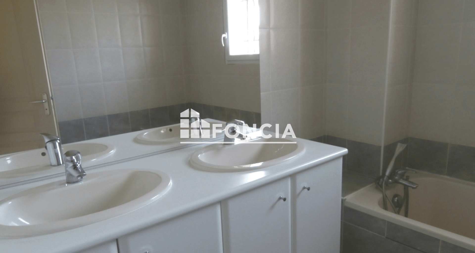 Appartement 4 pièces (89.29 m²) à louer - Vienne (38200)