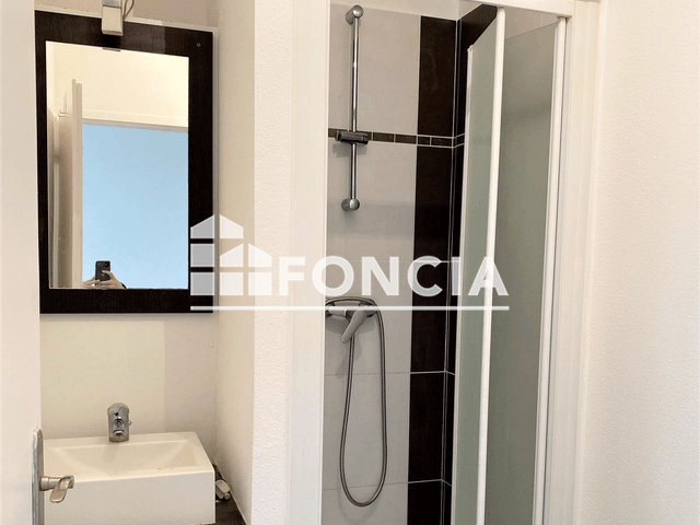 Studio (25 m²) à louer - Montelimar (26200)