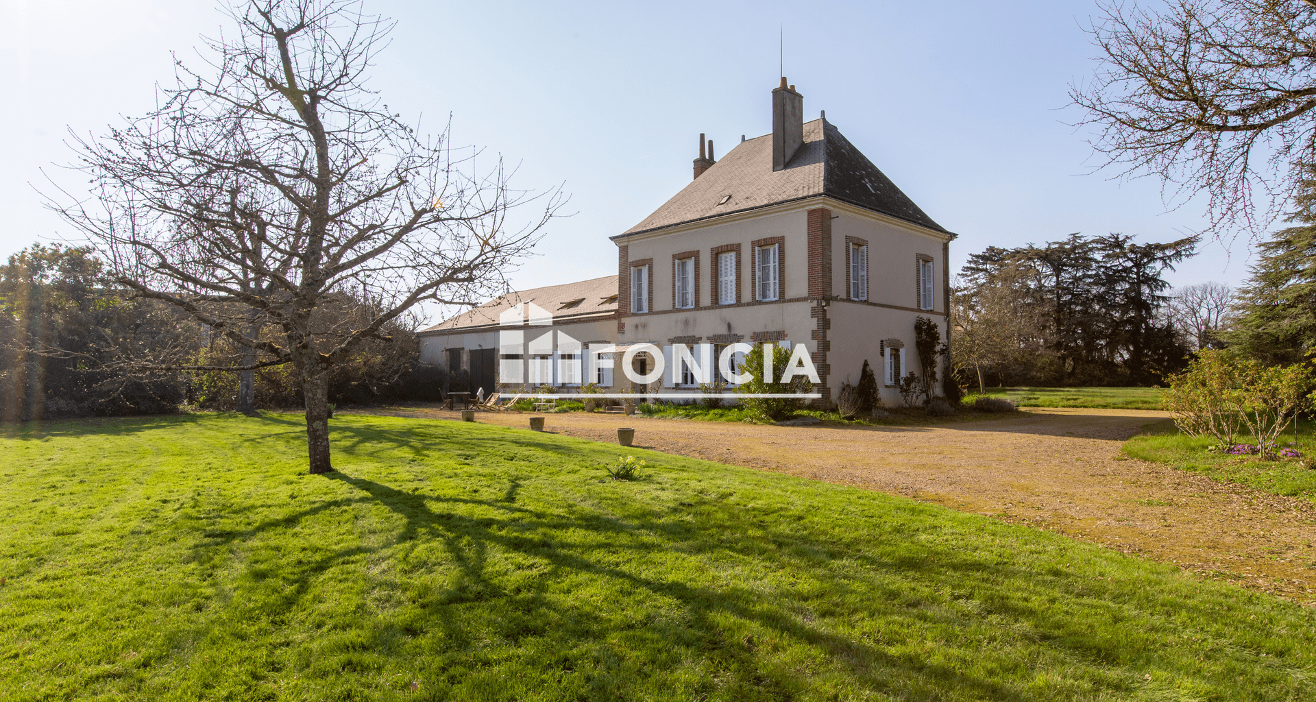 Maison 10 pièces (243 m²) à vendre - Château-renault (37110)