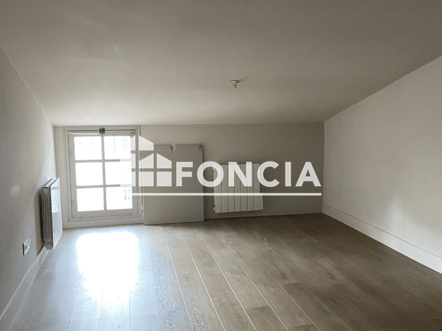Appartement 3 pièces (110.2 m²) à louer - Villeneuve Les Avignon (30400)
