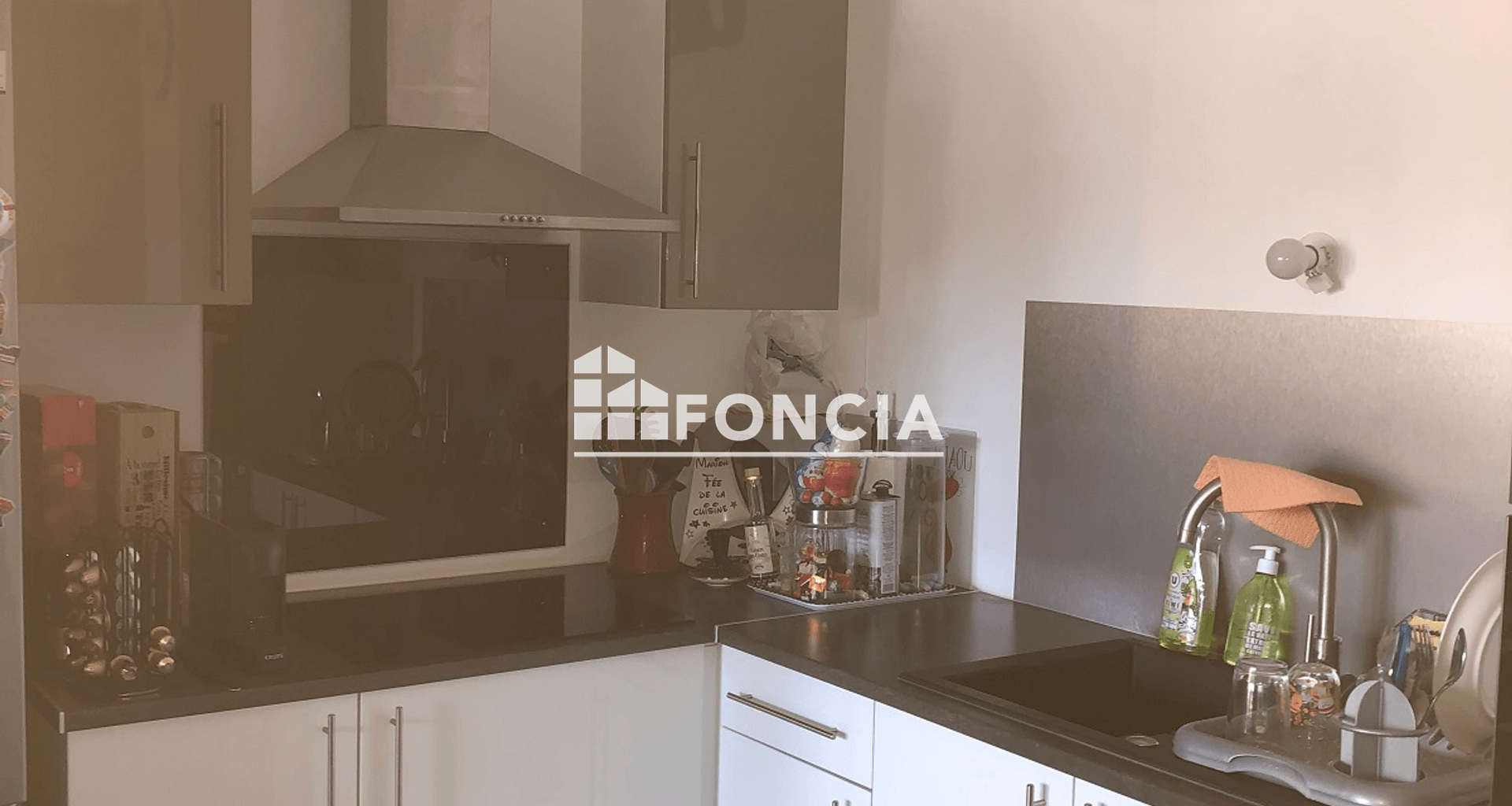 Appartement 2 pièces (43 m²) à louer - L'isle-sur-la-sorgue (84800)