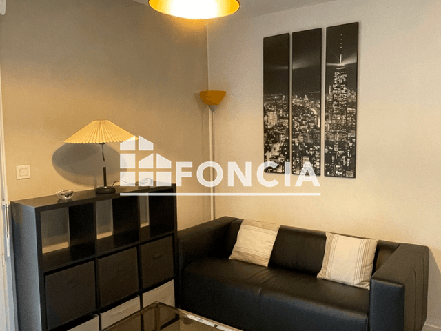 Appartement meublé 2 pièces (27.6 m²) à louer - La Roche Sur Yon (85000)