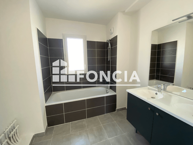 Maison 4 pièces (81.2 m²) à louer - Bedarrides (84370)