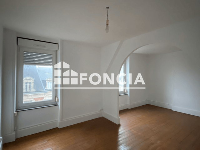 Appartement 4 pièces (80 m²) à louer - Charleville-mezieres (08000)