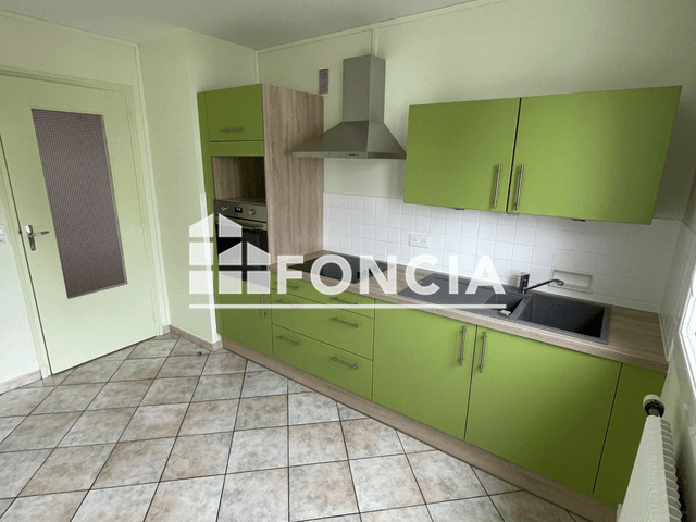 Appartement 3 pièces (79.4 m²) à louer - Charleville-mezieres (08000)