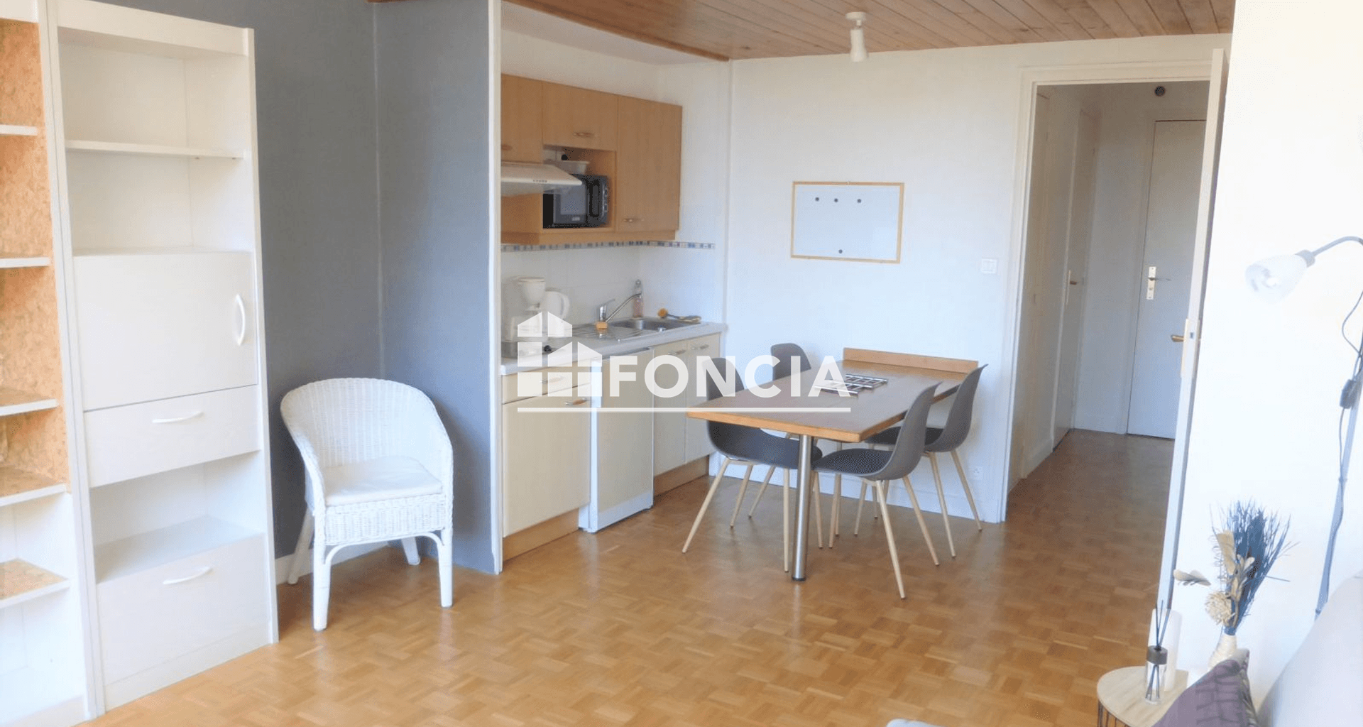 Studio meublé (27.44 m²) à louer - Roanne (42300)