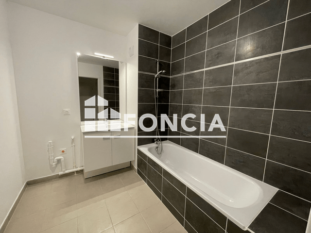 Appartement 4 pièces (72.38 m²) à louer - Reims (51100)
