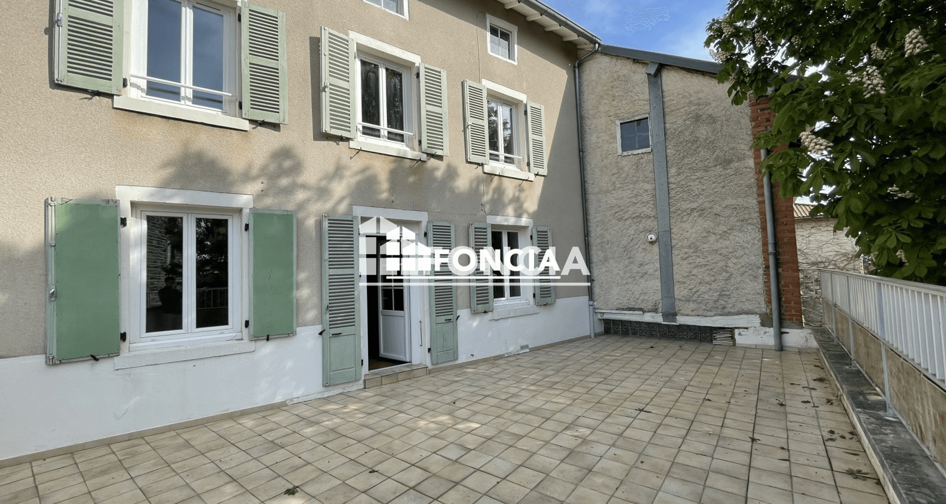 Maison 6 pièces (172.01 m²) à louer - Villemontais (42155)