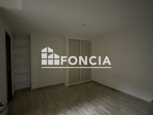 Appartement 2 pièces (78.55 m²) à louer - Charleville-mezieres (08000)