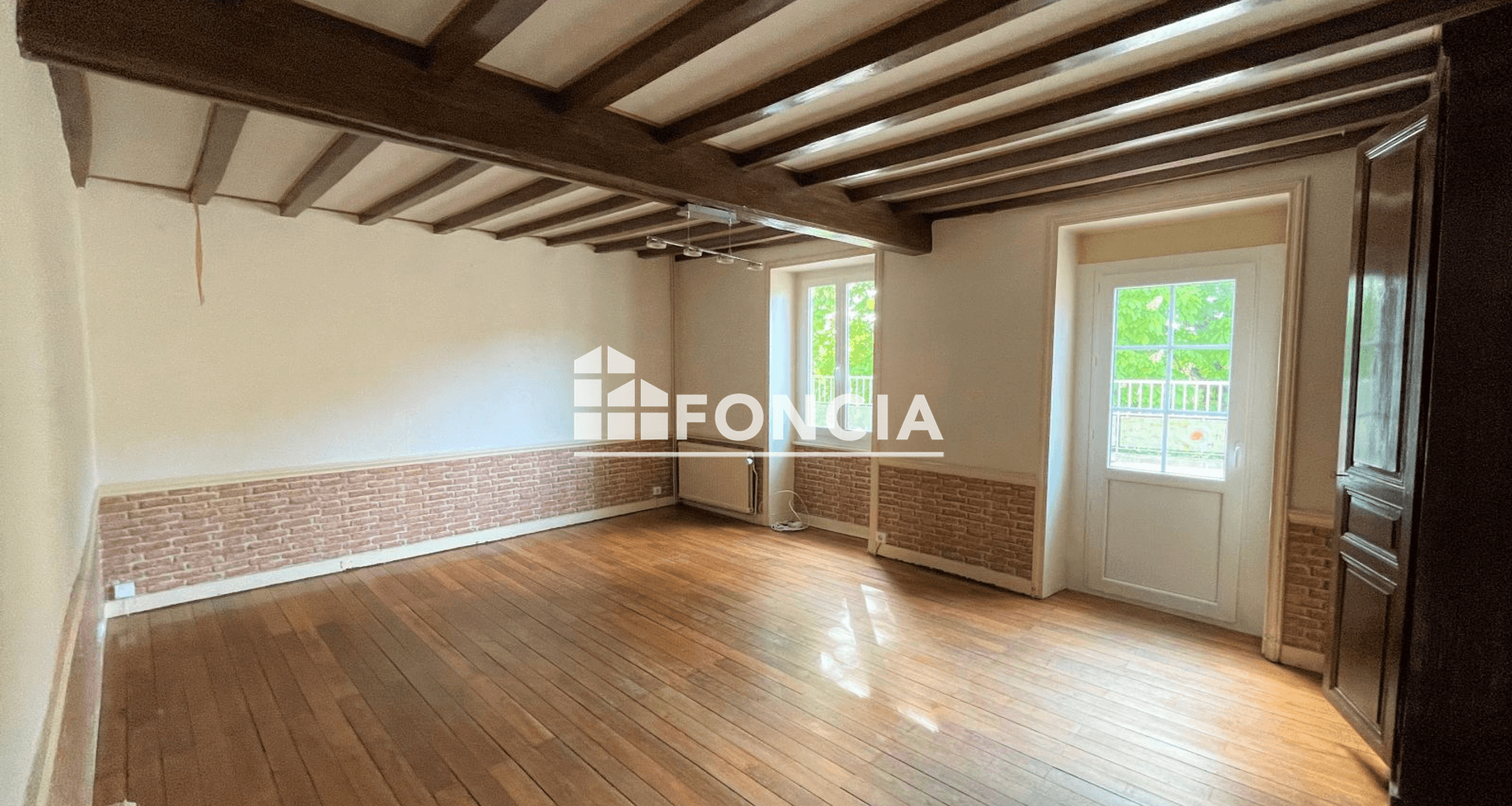 Maison 6 pièces (172.01 m²) à louer - Villemontais (42155)