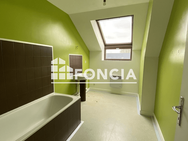 Appartement 4 pièces (110.83 m²) à louer - Wadelincourt (08200)
