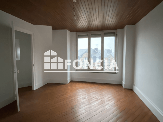 Appartement 4 pièces (80 m²) à louer - Charleville-mezieres (08000)