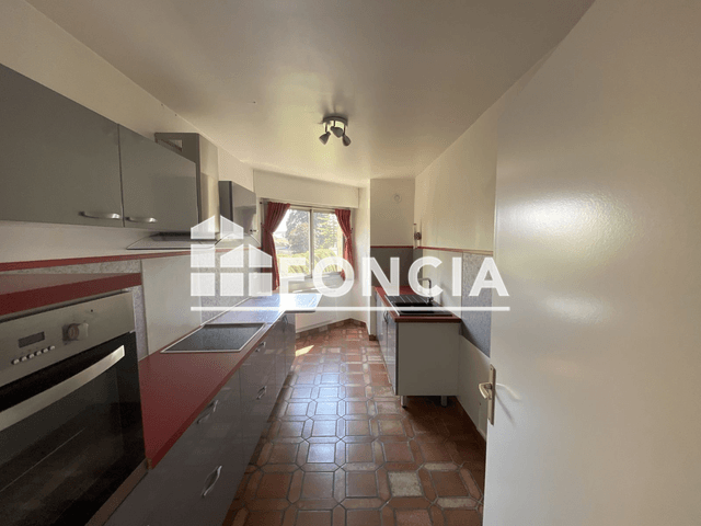 Appartement 3 pièces (89.97 m²) à louer - Charleville Mezieres (08000)