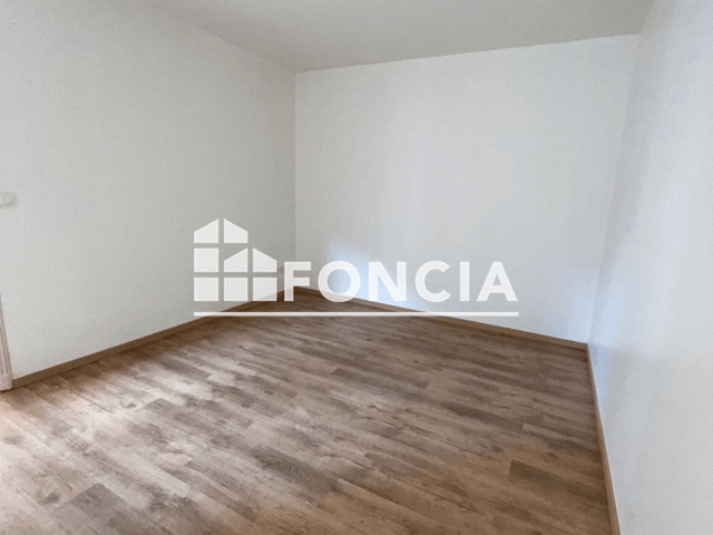 Appartement 2 pièces (32.57 m²) à louer - Charleville Mezieres (08000)