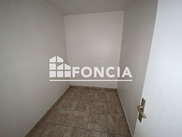 Appartement 3 pièces (89.97 m²) à louer - Charleville Mezieres (08000)