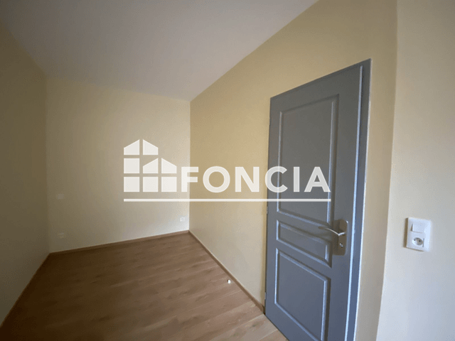 Appartement 2 pièces (40 m²) à louer - Charleville Mezieres (08000)