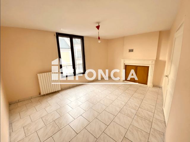 Maison 4 pièces (85 m²) à louer - Montval Sur Loir (72500)