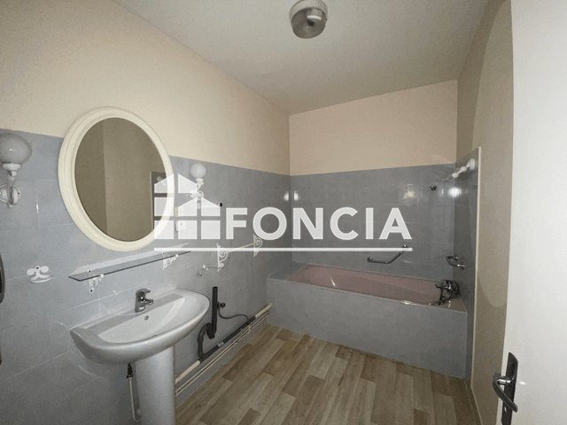 Appartement 5 pièces (109 m²) à louer - Charleville-mézières (08000)