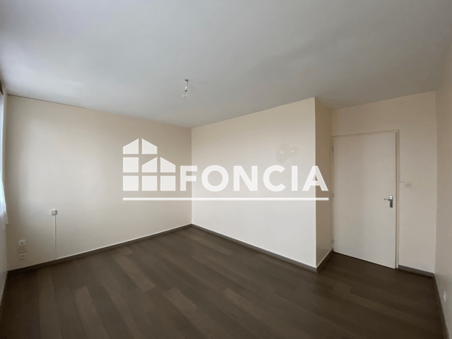 Appartement 5 pièces (109 m²) à louer - Charleville-mézières (08000)