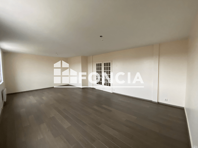 Appartement 5 pièces (109 m²) à louer - Charleville-mézières (08000)