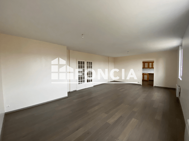 Appartement 5 pièces (109 m²) à louer - Charleville-mézières (08000)