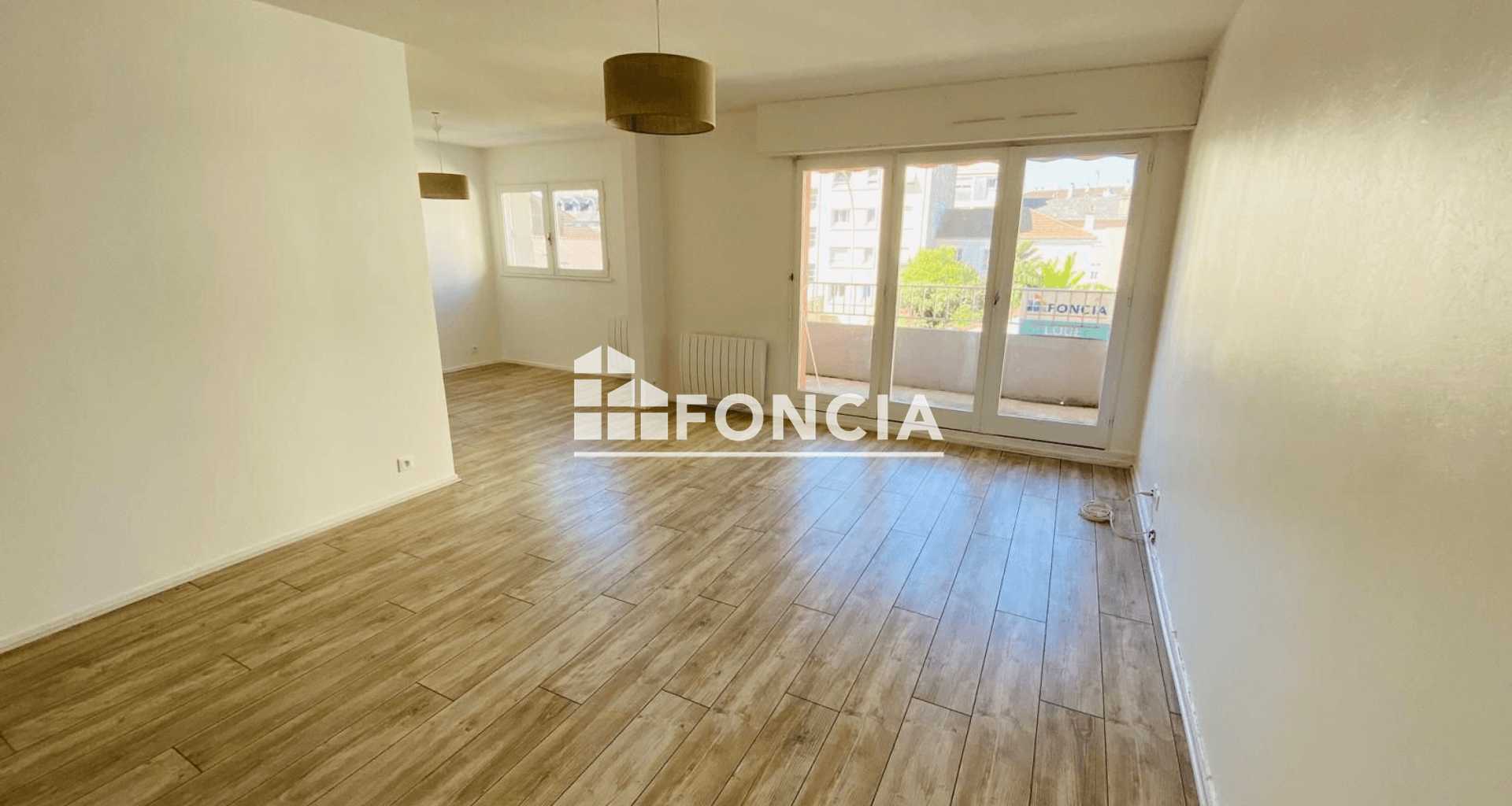Appartement 5 pièces (125.59 m²) à louer - Pau (64000)