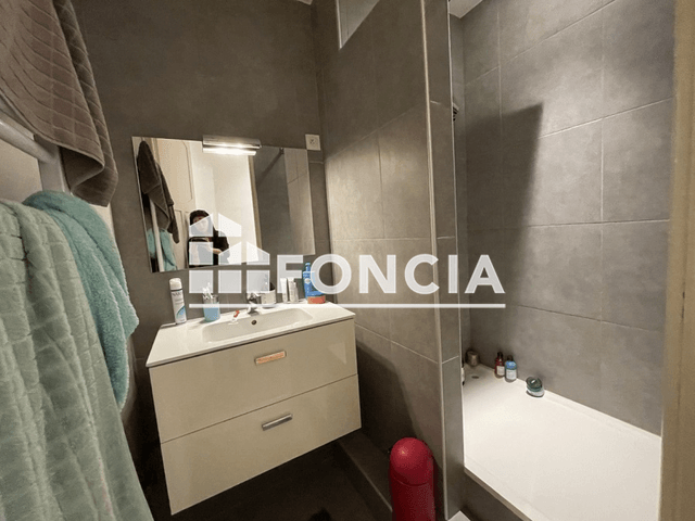 Appartement meublé 2 pièces (78.2 m²) à louer - Lille (59000)