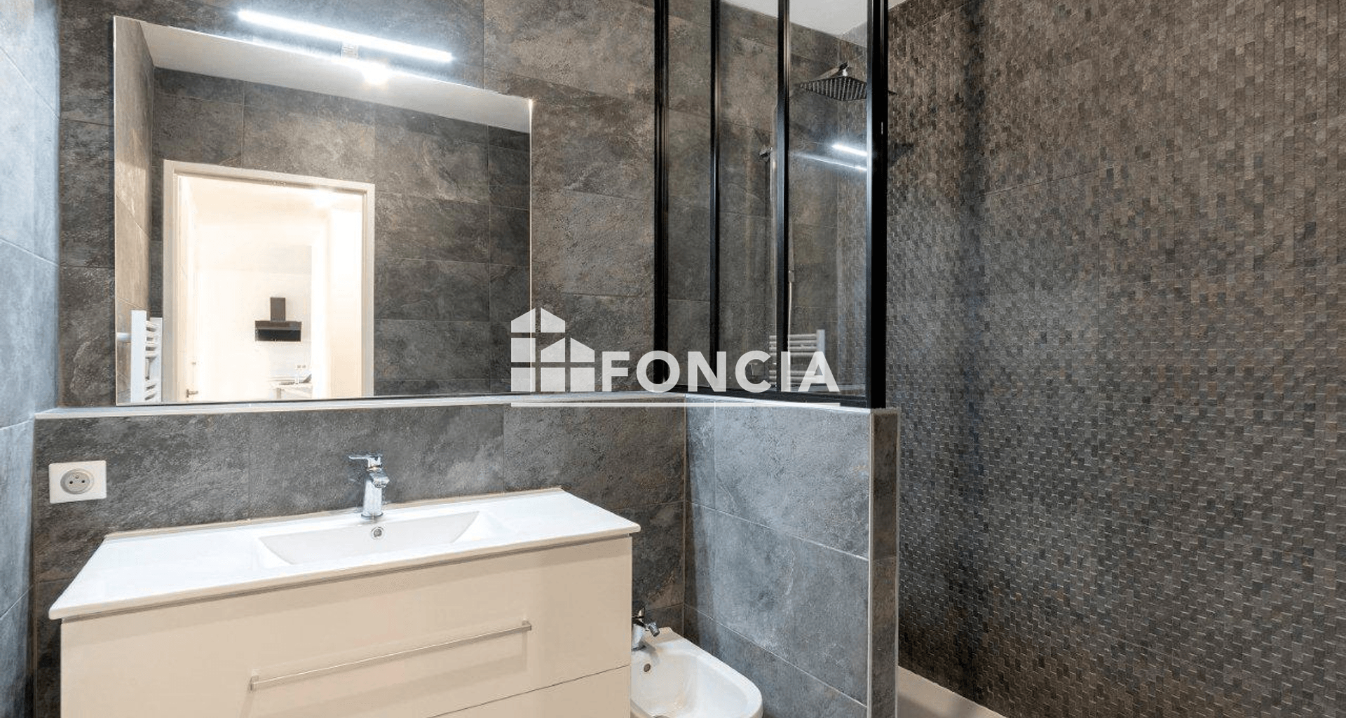 Appartement 3 pièces (61.88 m²) à louer - Neuilly-sur-seine (92200)
