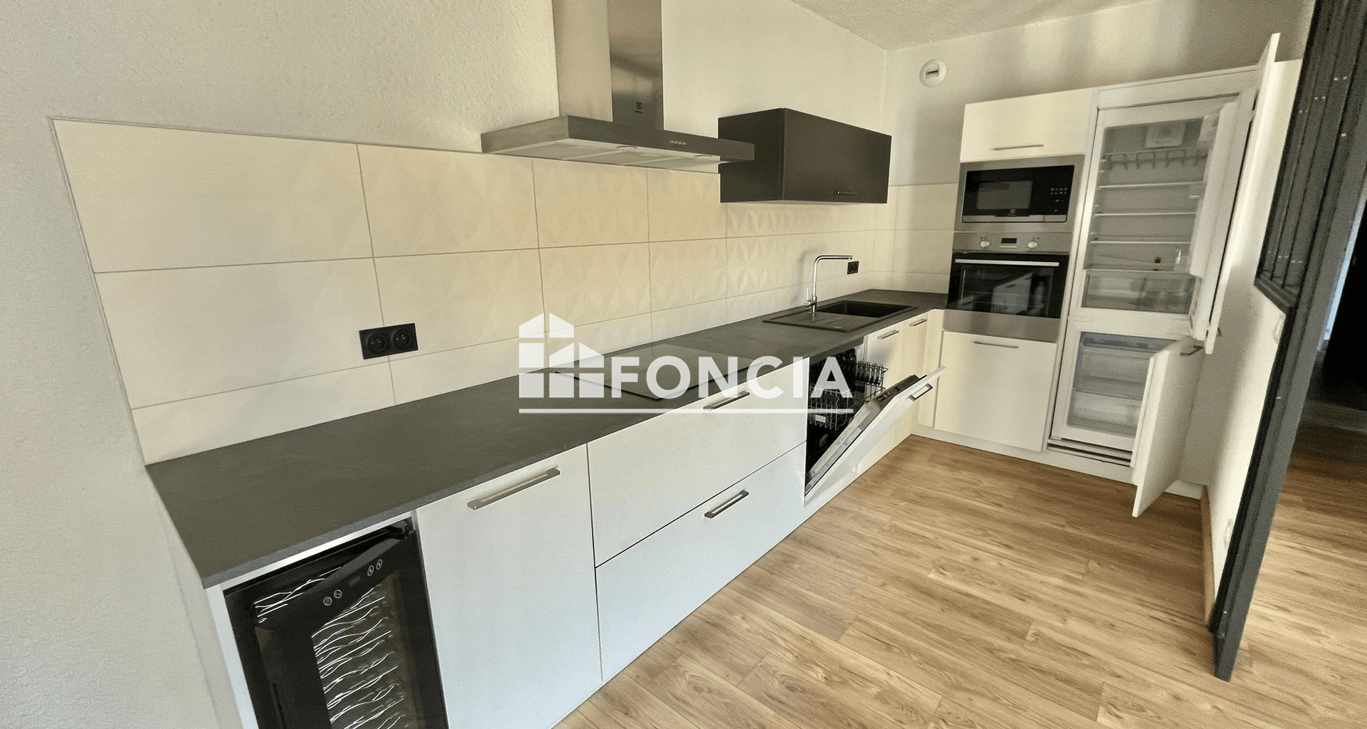 Appartement 3 pièces (76.02 m²) à louer - Tournon-sur-rhône (07300)