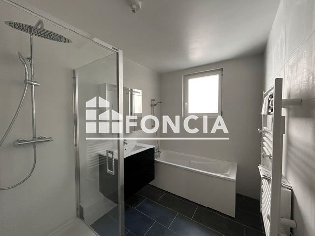 Appartement 4 pièces (94.3 m²) à louer - Charleville Mezieres (08000)