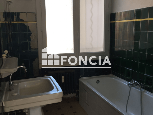 Appartement 3 pièces (77.15 m²) à louer - Nimes (30000)