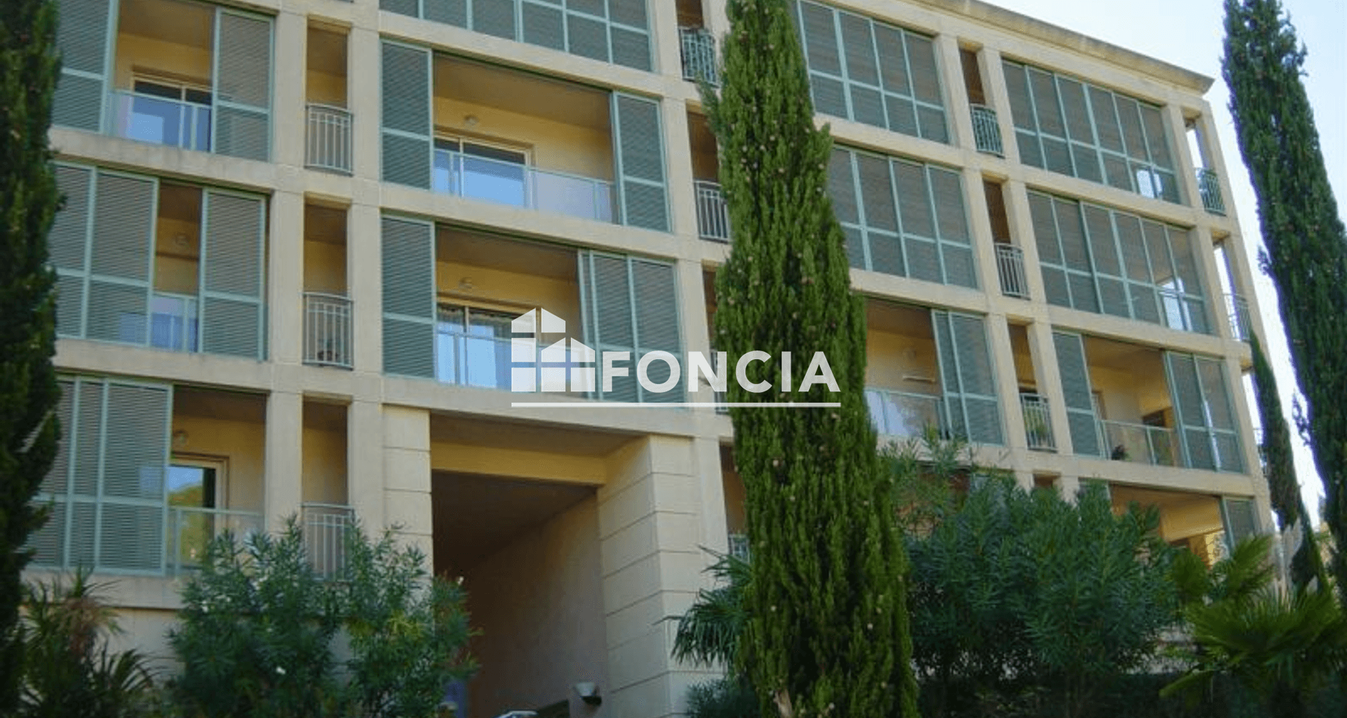 Appartement meublé 3 pièces (97.6 m²) à louer - Nîmes (30900)