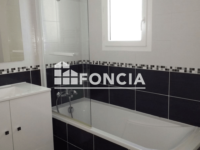 Maison 4 pièces (72.5 m²) à louer - Le Cannet Des Maures (83340)