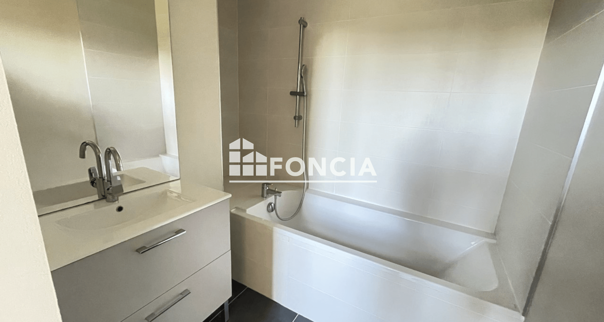 Appartement 3 pièces (98.5 m²) à louer - Viols-en-laval (34380)