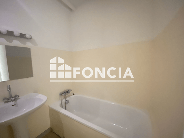 Appartement 2 pièces (46.64 m²) à louer - St Quentin La Poterie (30700)