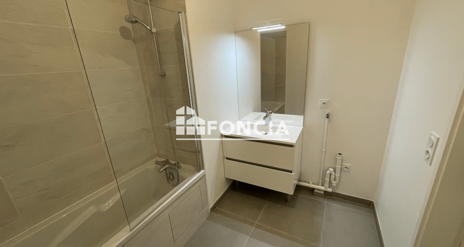 Appartement 3 pièces (73.38 m²) à louer - Clamart (92140)