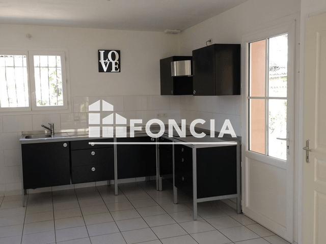 Maison 4 pièces (72.5 m²) à louer - Le Cannet Des Maures (83340)