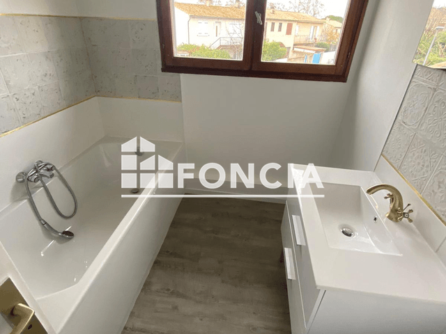 Maison 5 pièces (111.82 m²) à louer - Lunel (34400)