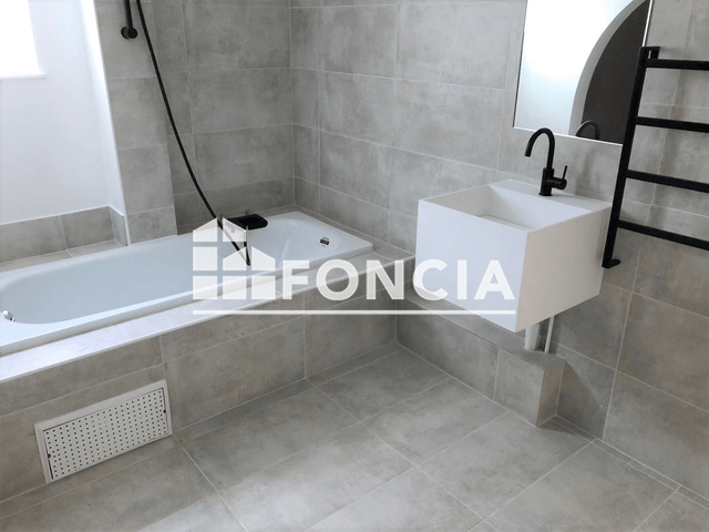 Appartement 3 pièces (78.96 m²) à louer - Bonsecours (76240)