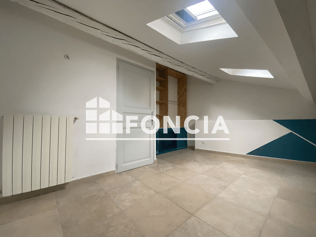 Appartement 3 pièces (77 m²) à louer - Uzes (30700)