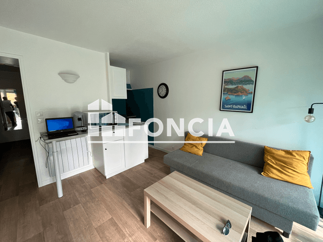 Appartement meublé 2 pièces (24.72 m²) à louer - Saint Raphael (83700)