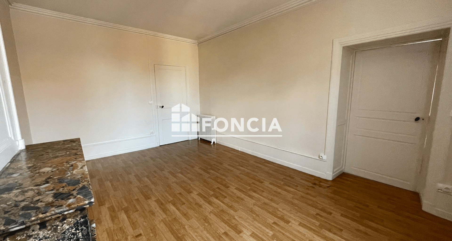 Appartement 4 pièces (135.9 m²) à louer - Roanne (42300)