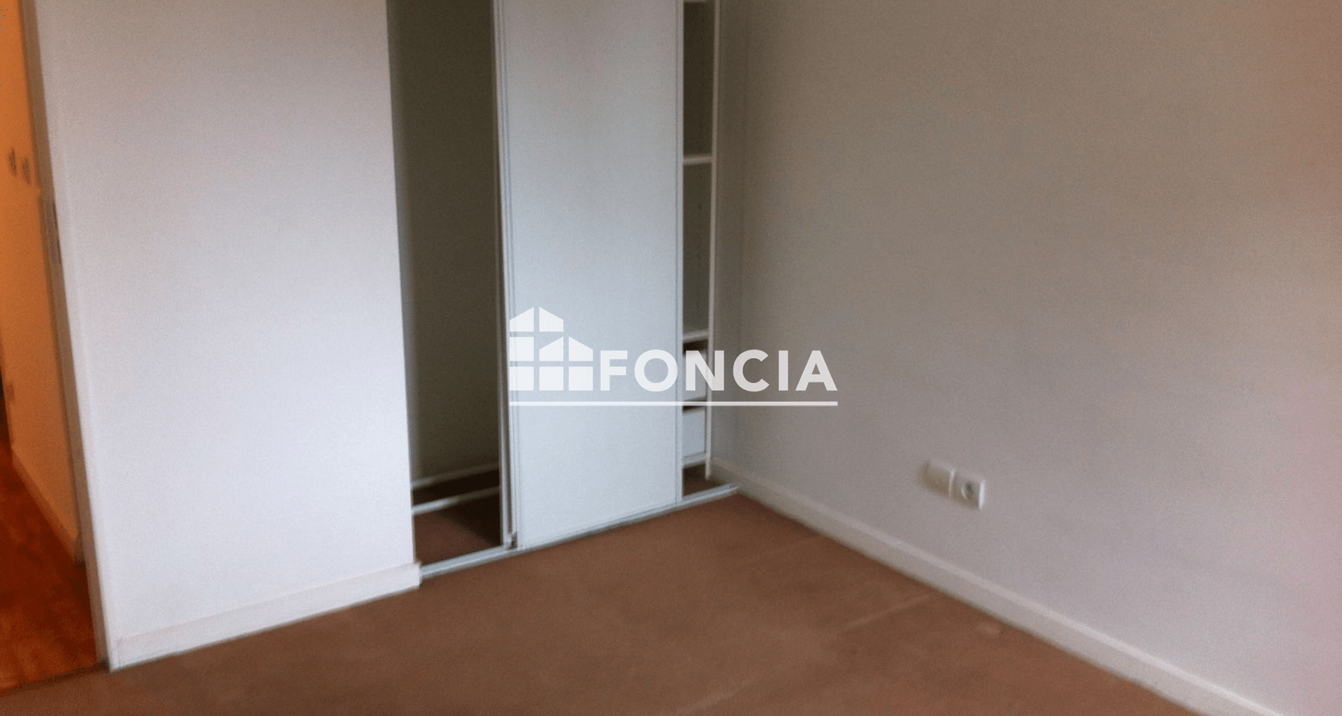 Appartement 2 pièces (43.14 m²) à louer - Corbeil-essonnes (91100)