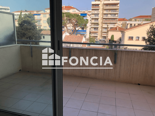 Appartement 2 pièces (44.41 m²) à louer - Cannes-la-bocca (06150)