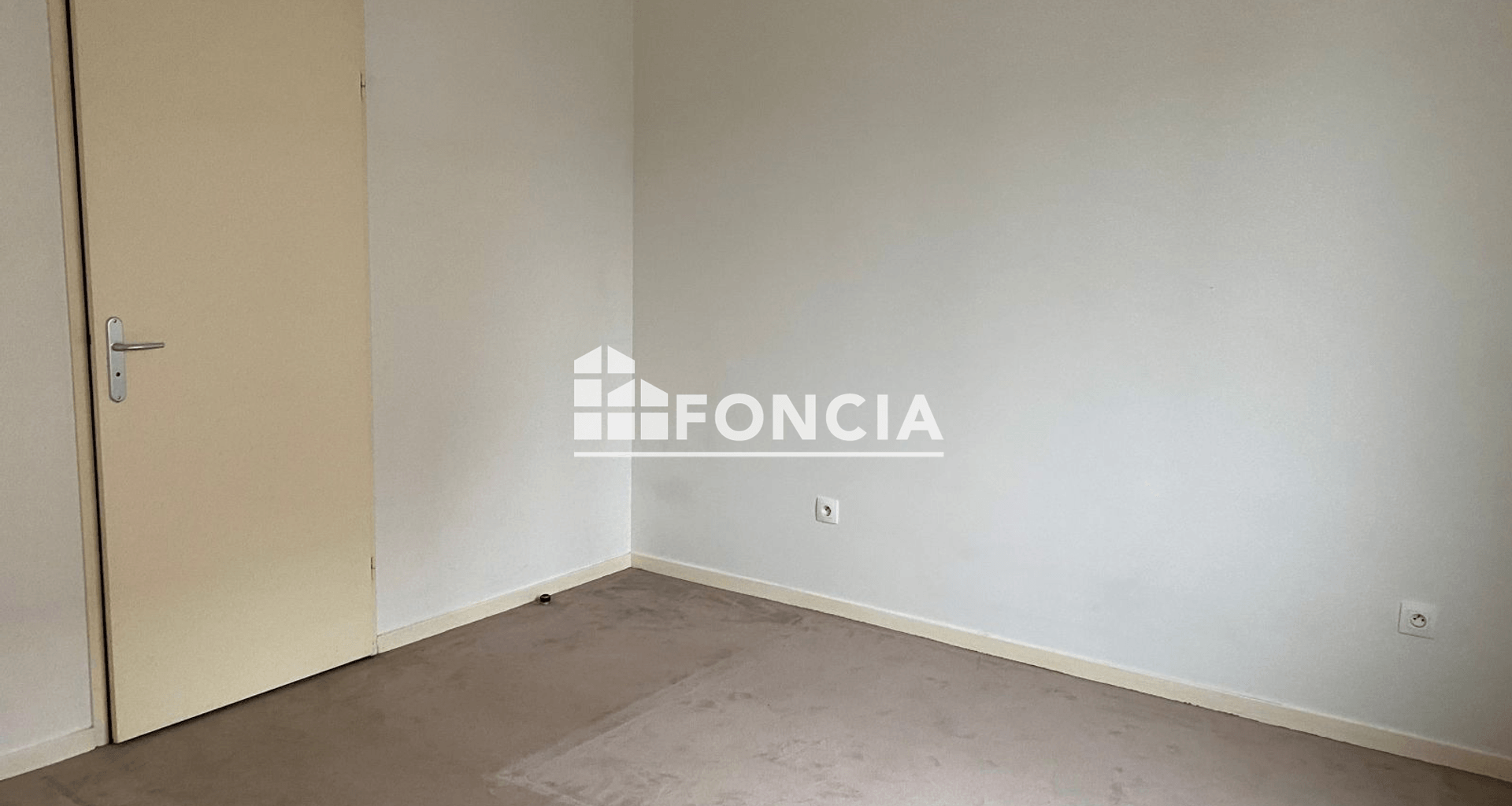 Appartement 2 pièces (39.79 m²) à louer - Corbeil-essonnes (91100)